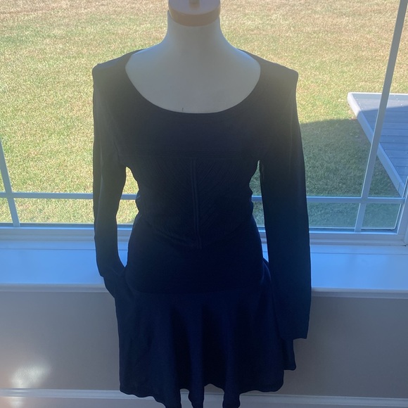 Dianne von Furstenberg navy Delta long sleeve Dress size small - Picture 3 of 10